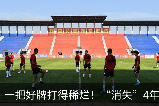 一把好牌打得稀烂！“消失”4年、无戏可拍的张翰，面相真的变了